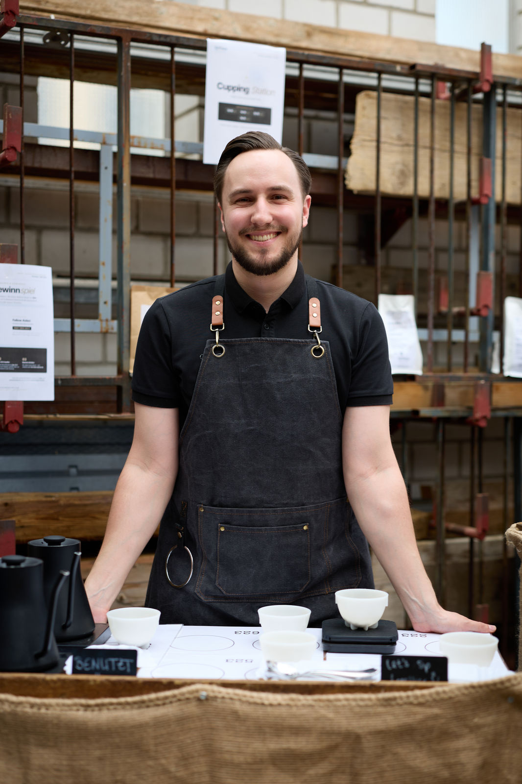 Tim am Cupping Station — Röstschmiede