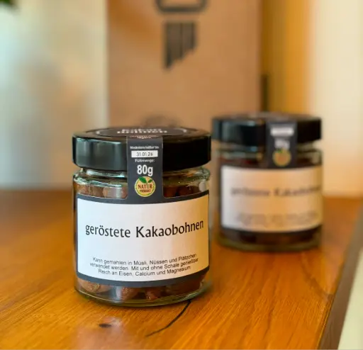 Kakaobohnen im Glas